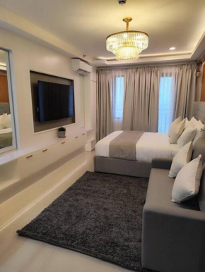 Georgia Luxe Suite at Shore 2 MOA